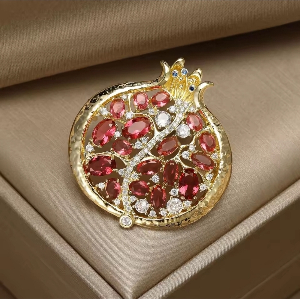 Gold and Pink Pomegranate Brooch - Picture 4 of 7